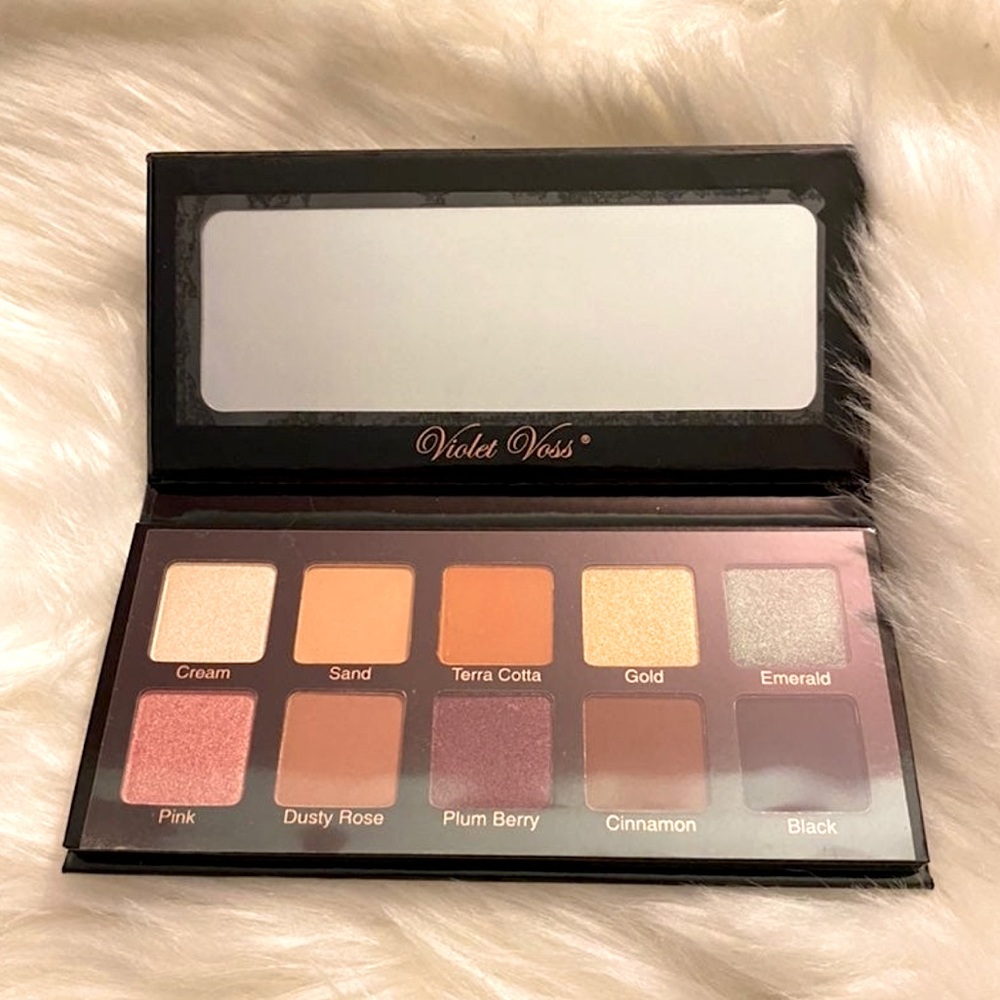 Violet Voss Essentials Eyeshadow Palette NWT